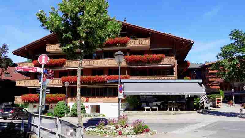 Video Screenshot, tags: gstaad tradition - Youtube
